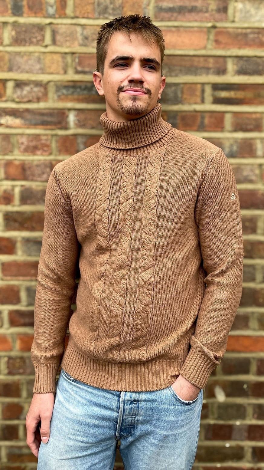 Sweater Hunden tan color