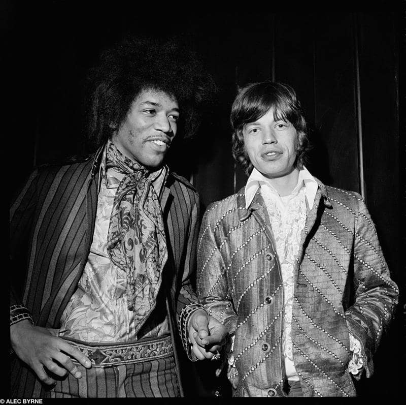 что такое свингующие шестидесятые. Jagger 12 min. что такое свингующие шестидесятые фото. что такое свингующие шестидесятые-Jagger 12 min. картинка что такое свингующие шестидесятые. картинка Jagger 12 min. Оттепельными, или свингующими, 60‒70-е годы прошлого века называют потому, что именно в этот период у диссидентов-западников началась благодатная жизнь. Важнейшие события в мире происходили в сфере науки и техники, музыки и литературы, театра и кино, моды и живописи, стремительно развивались телевидение и спорт, начали появляться первые компьютерные игры.