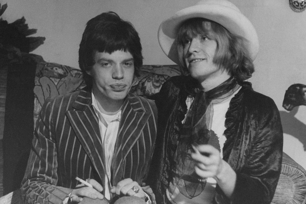 что такое свингующие шестидесятые. Jagger 4 min. что такое свингующие шестидесятые фото. что такое свингующие шестидесятые-Jagger 4 min. картинка что такое свингующие шестидесятые. картинка Jagger 4 min. Оттепельными, или свингующими, 60‒70-е годы прошлого века называют потому, что именно в этот период у диссидентов-западников началась благодатная жизнь. Важнейшие события в мире происходили в сфере науки и техники, музыки и литературы, театра и кино, моды и живописи, стремительно развивались телевидение и спорт, начали появляться первые компьютерные игры.
