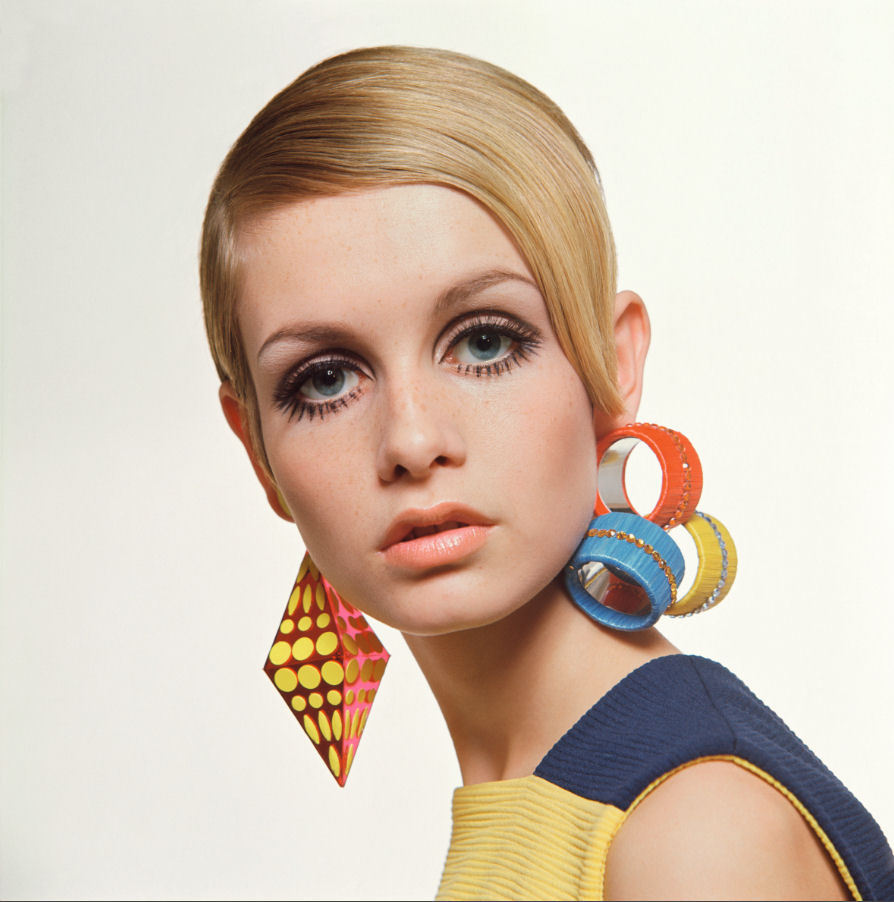 что такое свингующие шестидесятые. Twiggy 4 min. что такое свингующие шестидесятые фото. что такое свингующие шестидесятые-Twiggy 4 min. картинка что такое свингующие шестидесятые. картинка Twiggy 4 min. Оттепельными, или свингующими, 60‒70-е годы прошлого века называют потому, что именно в этот период у диссидентов-западников началась благодатная жизнь. Важнейшие события в мире происходили в сфере науки и техники, музыки и литературы, театра и кино, моды и живописи, стремительно развивались телевидение и спорт, начали появляться первые компьютерные игры.