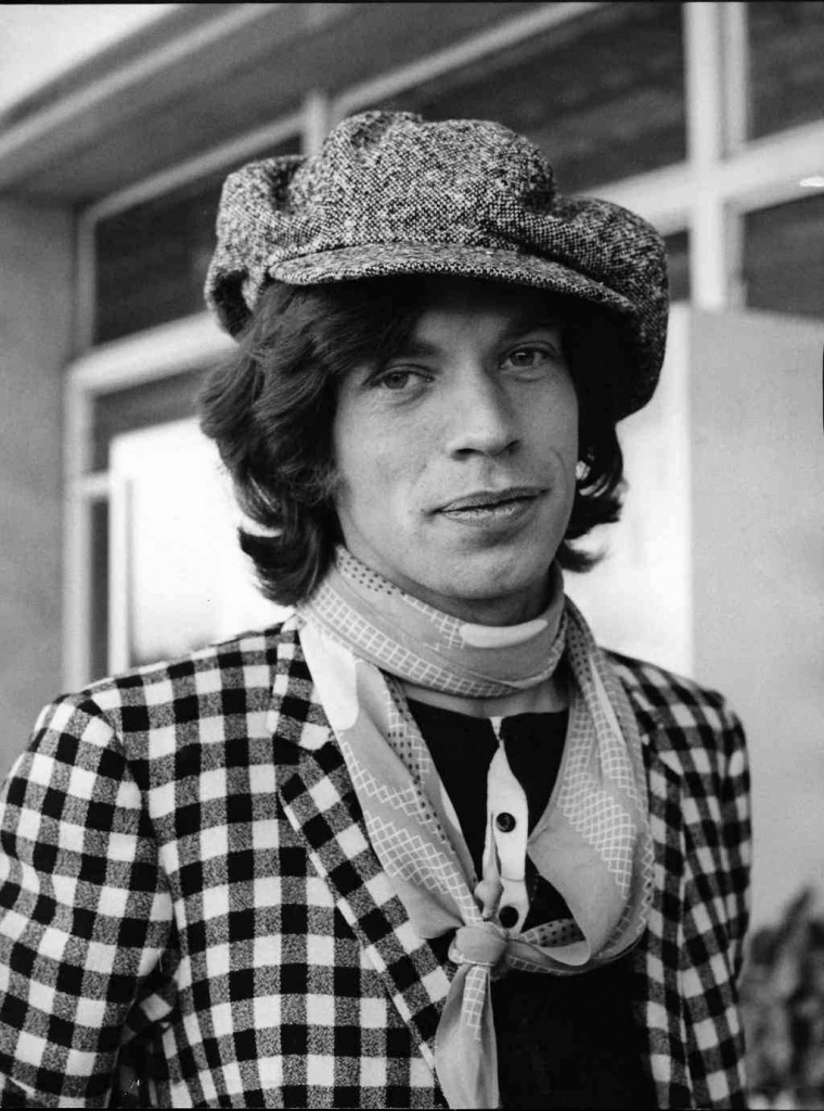 что такое свингующие шестидесятые. Jagger 10 1 min. что такое свингующие шестидесятые фото. что такое свингующие шестидесятые-Jagger 10 1 min. картинка что такое свингующие шестидесятые. картинка Jagger 10 1 min. Оттепельными, или свингующими, 60‒70-е годы прошлого века называют потому, что именно в этот период у диссидентов-западников началась благодатная жизнь. Важнейшие события в мире происходили в сфере науки и техники, музыки и литературы, театра и кино, моды и живописи, стремительно развивались телевидение и спорт, начали появляться первые компьютерные игры.