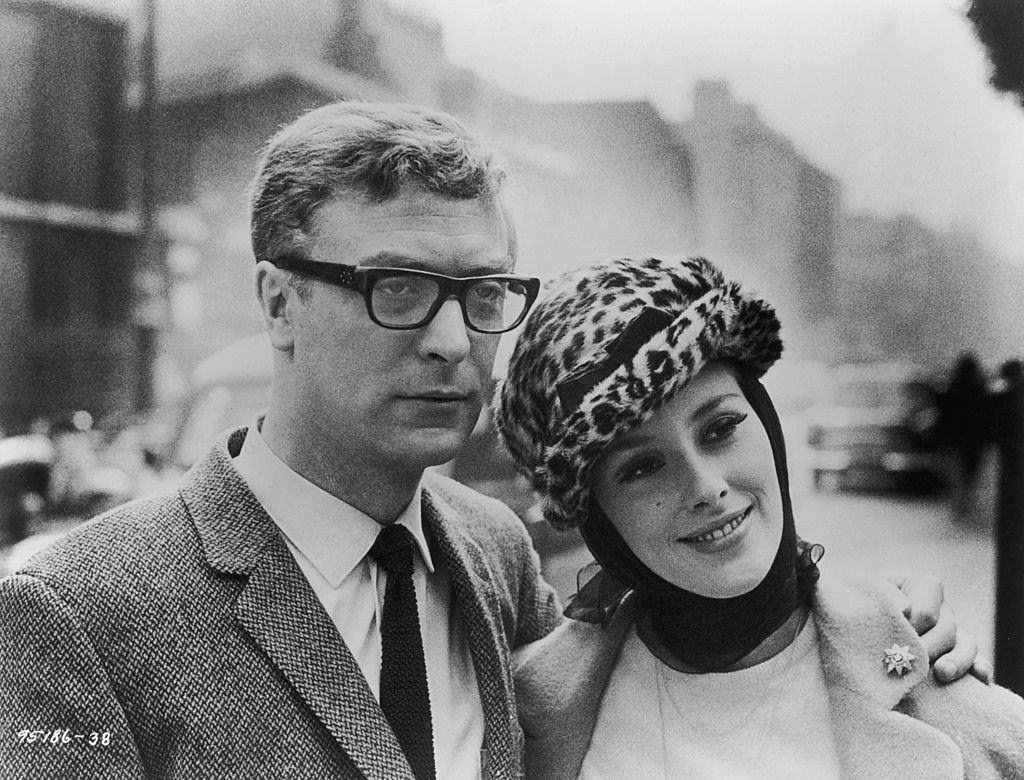 что такое свингующие шестидесятые. Michael Caine 6 min. что такое свингующие шестидесятые фото. что такое свингующие шестидесятые-Michael Caine 6 min. картинка что такое свингующие шестидесятые. картинка Michael Caine 6 min. Оттепельными, или свингующими, 60‒70-е годы прошлого века называют потому, что именно в этот период у диссидентов-западников началась благодатная жизнь. Важнейшие события в мире происходили в сфере науки и техники, музыки и литературы, театра и кино, моды и живописи, стремительно развивались телевидение и спорт, начали появляться первые компьютерные игры.